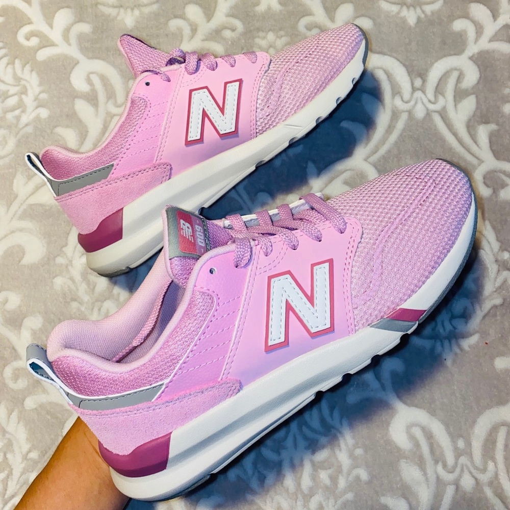 NEW BALANCE 009 SHOES